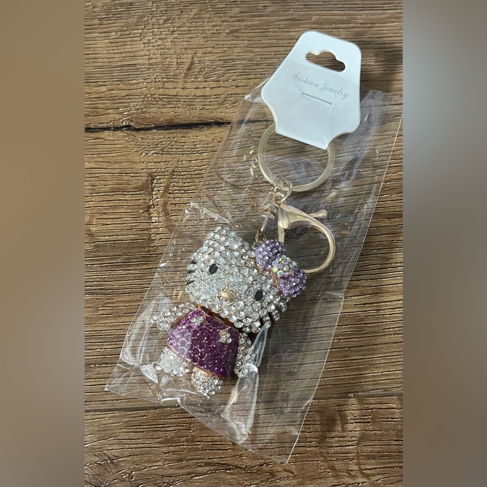 HELLO KITTY-NWOT Glimmering Purple Rhinestone Character Keychain